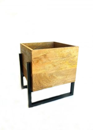 Planter w/Stand