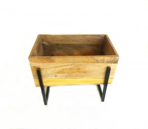 Planter w/Stand